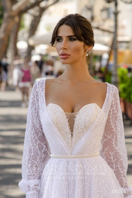 https://amore-novias.com/images/stories/virtuemart/product/OL016       (2).jpg